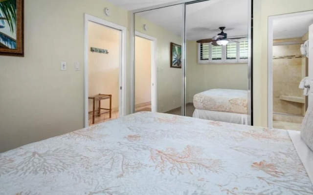 Kihei Surfside, #213 1 Bedroom Condo by RedAwning