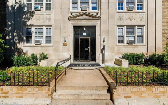 Отель Ginosi Dupont Circle Apartel США, Вашингтон - отзывы, цены и фото номеров - забронировать отель Ginosi Dupont Circle Apartel онлайн вид на фасад
