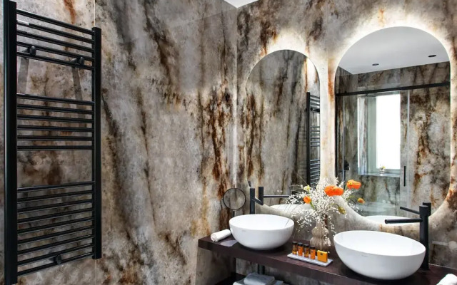 Dama Luxury Apartment