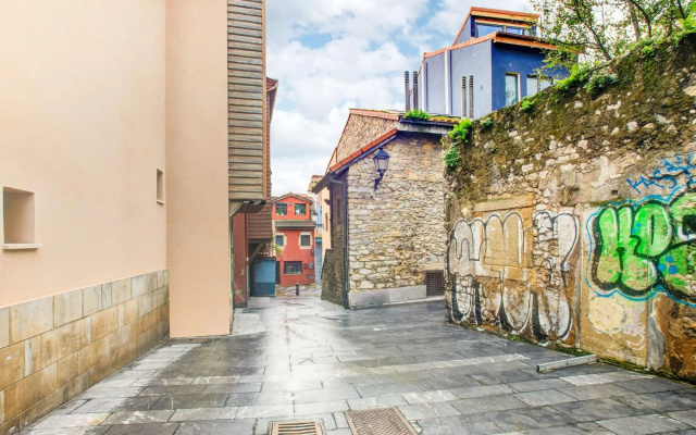 Charming Apartment in Gijón near Seabeach