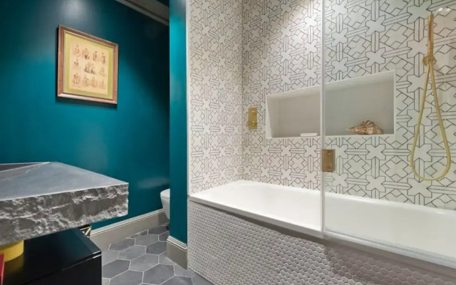 3 Bed Kensington Garden Flat