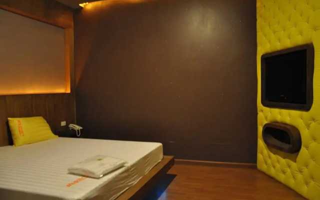 In and Out Hotel