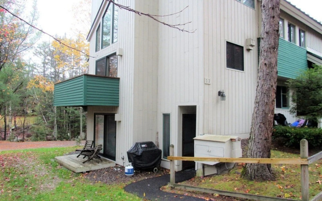 Walk to the Town Square at This Waterville Valley Vacation Condo! Sb13v