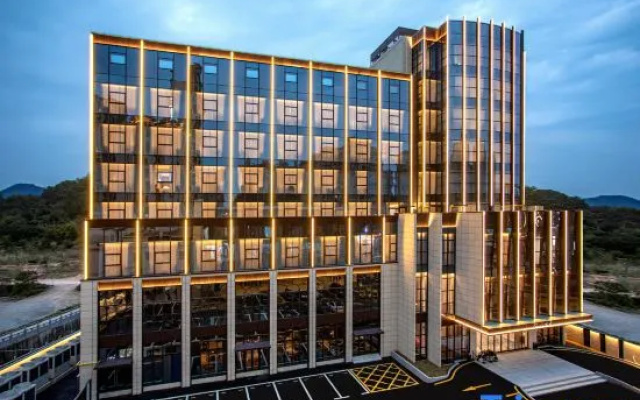 GUUS_HOTEL