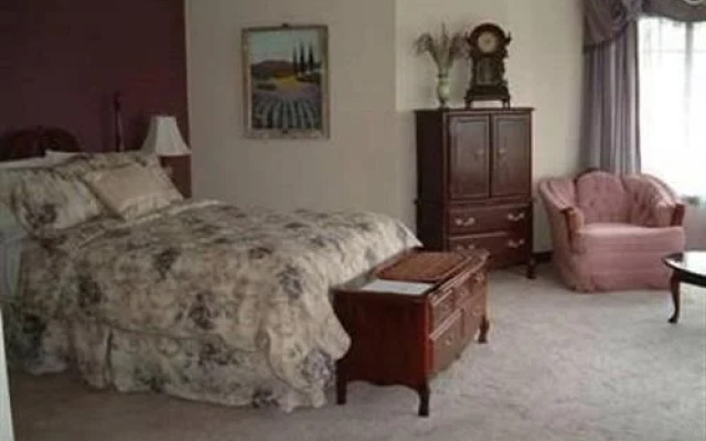 The Doorknocker Bed and Breakfast