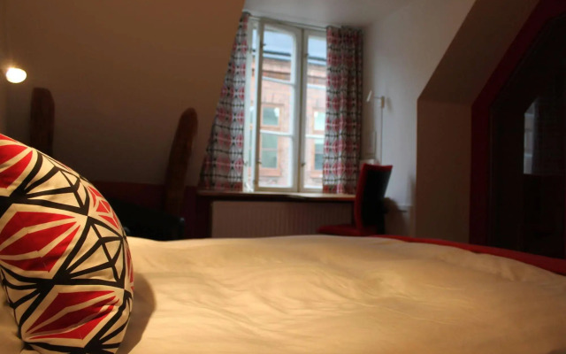 Magles Smiley Inn