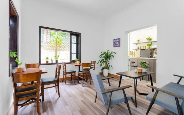 ZO Hotels To Ngoc Van