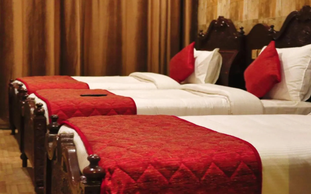 Hyders Park - The Luxury Hotel