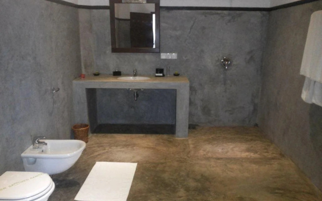 The Mangrovecave Hotel
