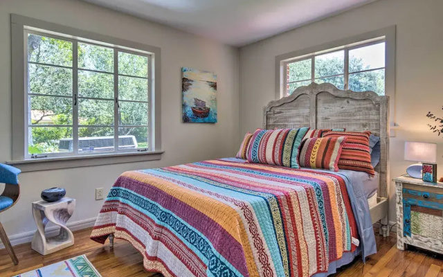 Ocean Springs Home - Walk to Beach & Downtown!