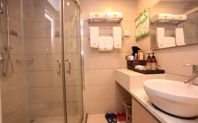 Chengdu Longhu Haibin Hotel
