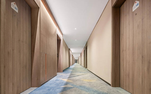 Holiday Inn Express Qingdao Hongdao Station
