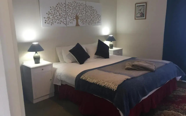Oaktree Guest House