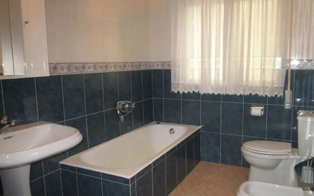 Galicia 100423 3 Bedroom Apartment by Mo Rentals