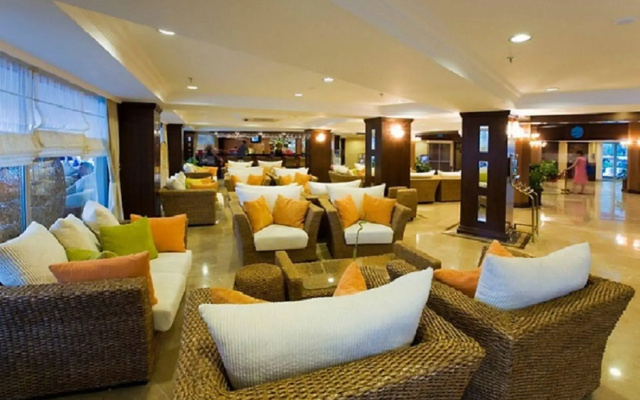 Latanya Park Resort 