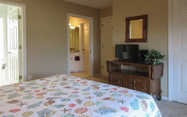 147 Curlew Home