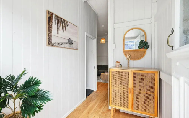 Tranquil 3-bed Family Home With Spacious Backyard