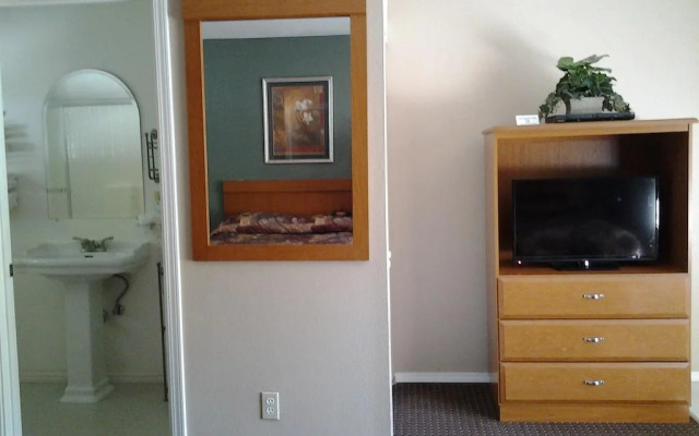 Maple Leaf Motel