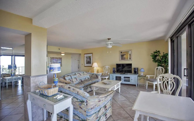 Beachside Towers at Sandestin by Panhandle Getaways