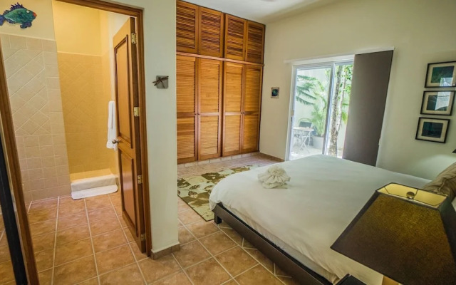 Romanina 1 Condo in the Heart of Playa del Carmen by RedAwning