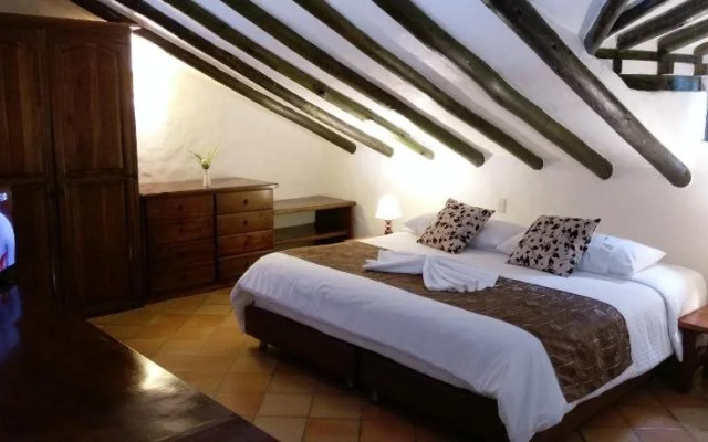 Hotel Aparta Suite La Montaña