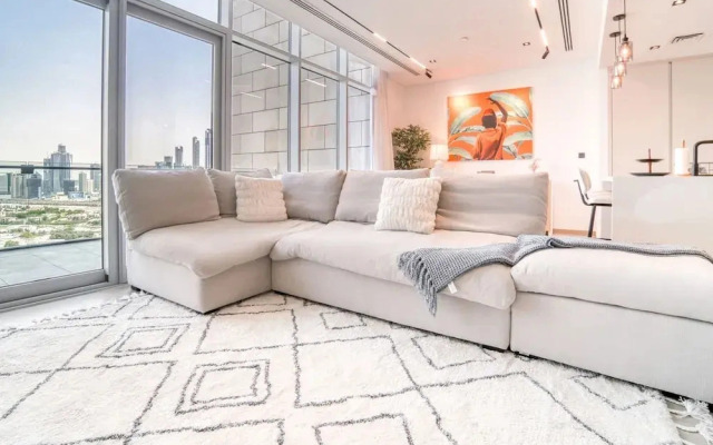 Luxe and Modern Duplex in Difc