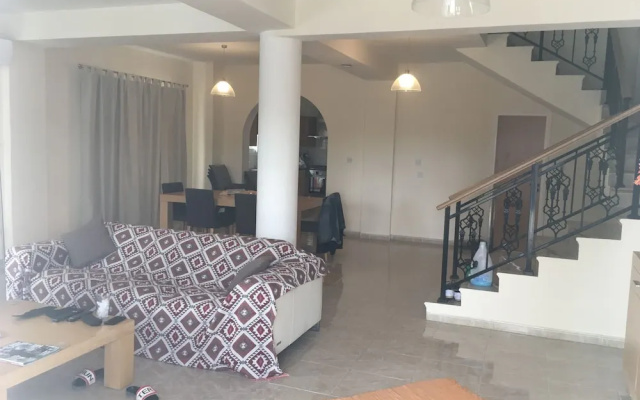 3 Bed Villa 10 Minutes Drive From Beautiful Beach