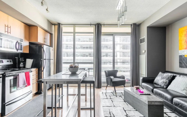 Newly Designed 1BR Executive Suite Great Location