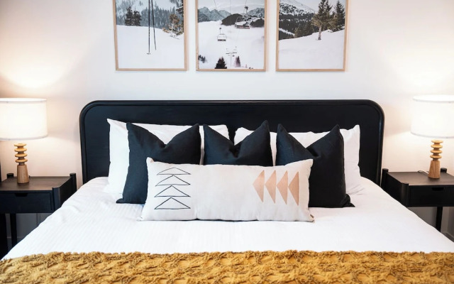 The Selkirk House by Revelstoke Vacations