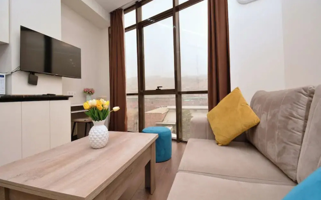 Apartment by Luxe Group VA277