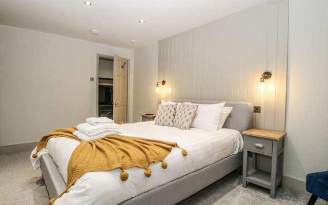 1C College Hill