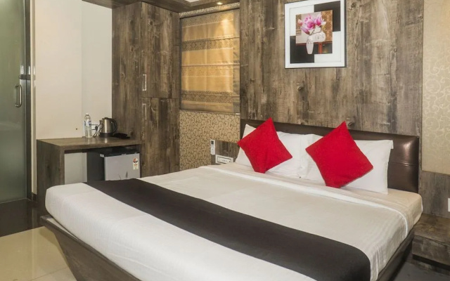 Capital O 661 Hotel Regal Inn