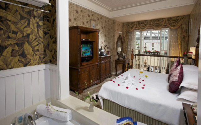 Hangzhou The First World Hotel