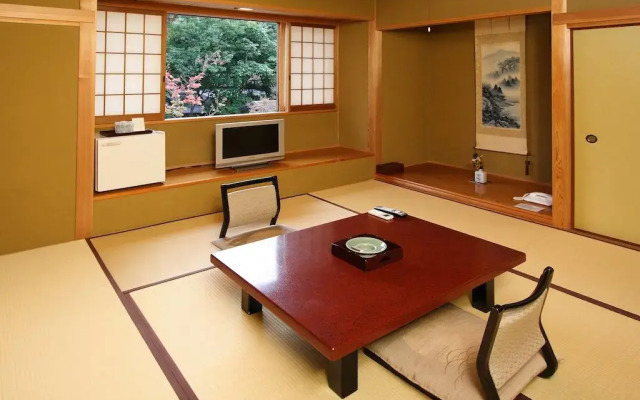 Yufuin Onsen Hinoharu Ryokan