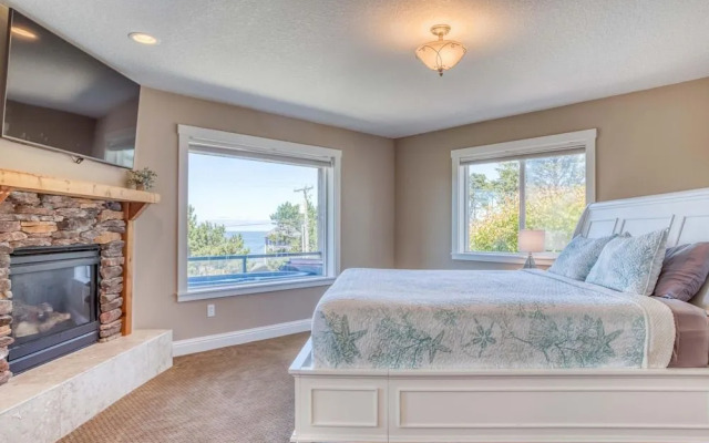 Rooftop Ocean Views and Garage Recreation - Stunning Coastal Treasure