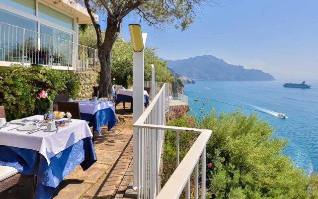Luxury room with sea view in Amalfi ID 3938