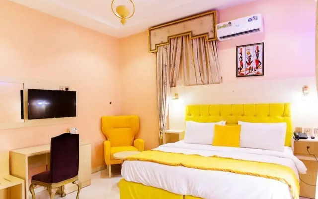 Golden Movida Hotel
