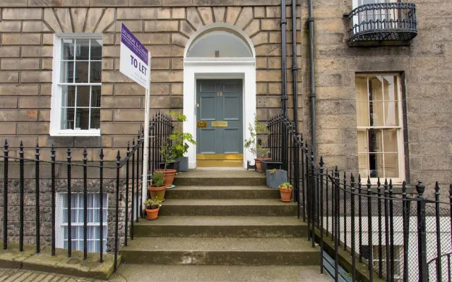 Quiet City Centre Spacious Apartment