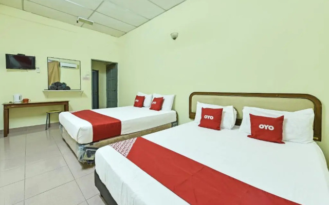 OYO 90736 Lh Resak Motel