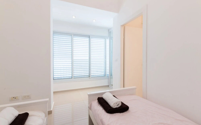 Comfort Family Apartment near Beach by FeelHome