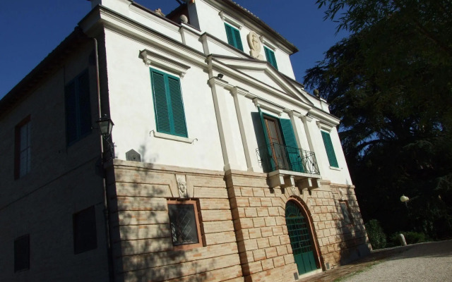 Graceful Apartment in Treia with Garden