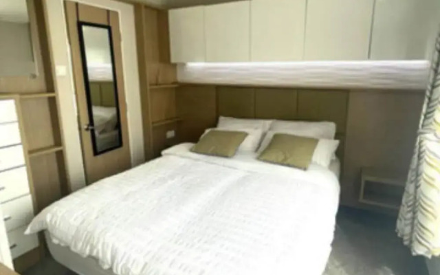 Luxury 3 bed Mobile Home on the sea