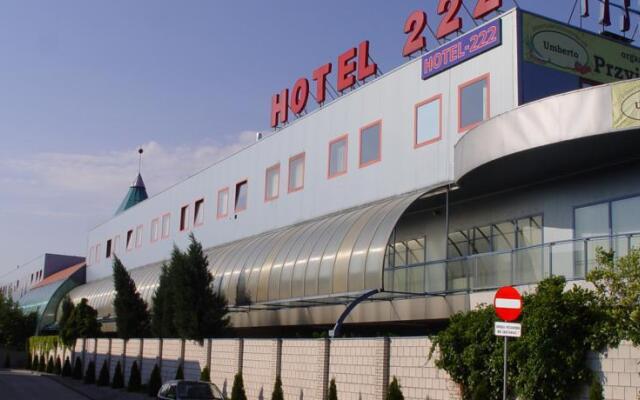Отель 222 Польша, Познань - отзывы, цены и фото номеров - забронировать отель 222 онлайн вид на фасад