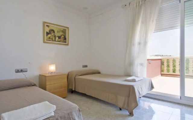 Villa - 4 Bedrooms with Pool, WiFi and Sea views - 104966