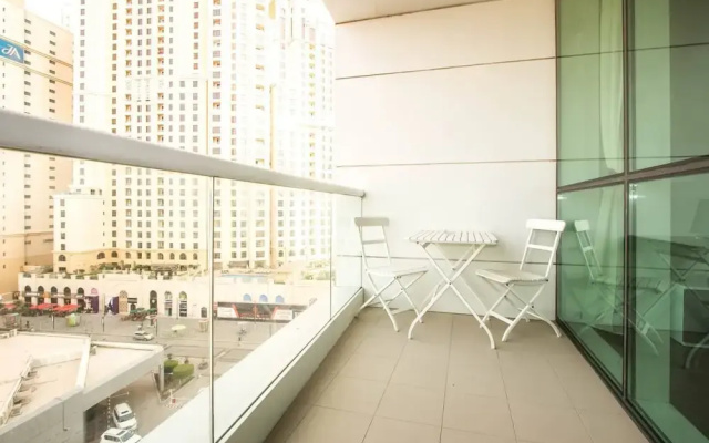 Upscale 1BR - Sea Views - Direct Beach Access!