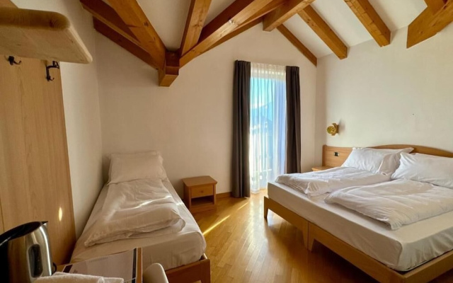 Hc Hotel Garni Room And Apartment