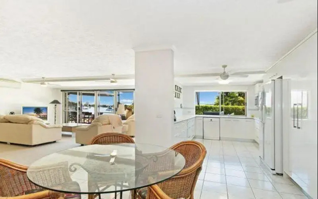Serenity 11 Apartment