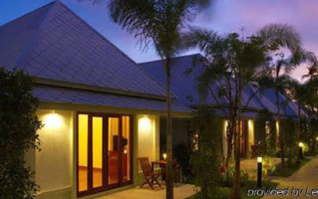 Отель The Beach Boutique Resort вид на фасад