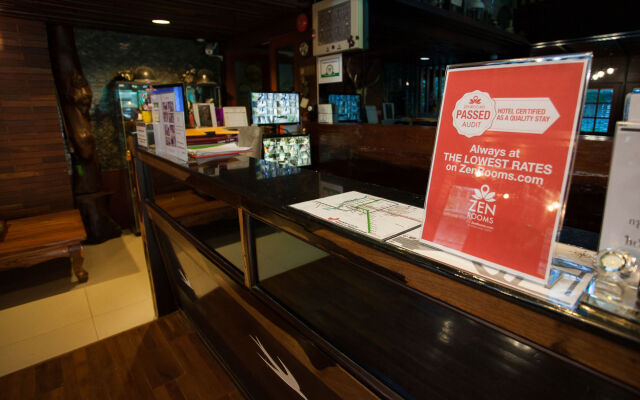 Отель ZEN Rooms Vibhavadee-Rangsit вид на фасад