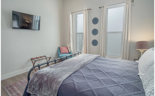 Gorgeous, Family-friendly Home Near Downtown